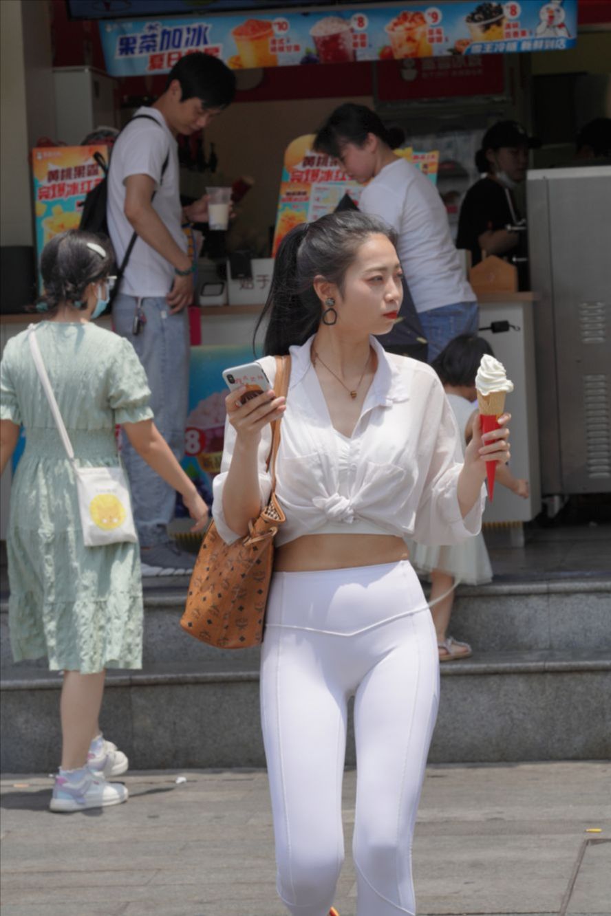 图片[10]-白色瑜伽裤女孩(套图+视频)-街拍图满多